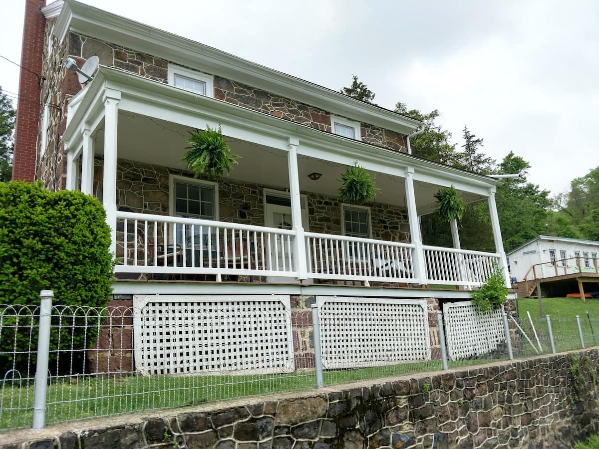 Aberdeen Mills Aberdeen Mills, built in 1770, offers short term